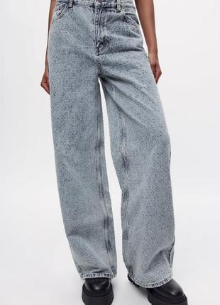 Широкие джинсы loose с текстурой потертостями от zara, в наличии ✅