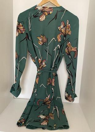 Елегантна зелена сукня міді в квітковий принт з довгим рукавом та поясом, розмір s