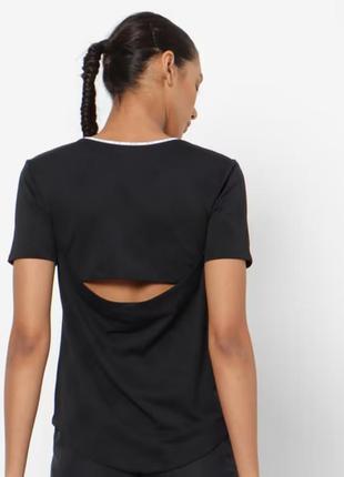 Nike
v-neck air top with back cutout футболка /0000h/