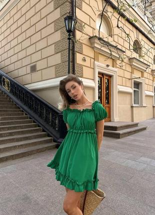 Легкое летнее платье,мини с рюшками и открытыми плечами электрик,зеленый,белый