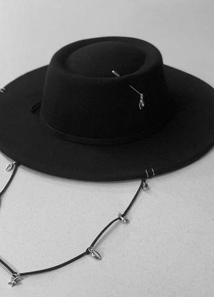Шляпа канотье с декором и круглой тульей (поля 8 см) черная