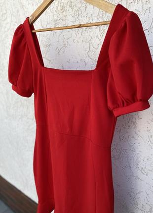 Красное платье, платье