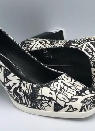Кожаные креативные туфли бренда ilvi