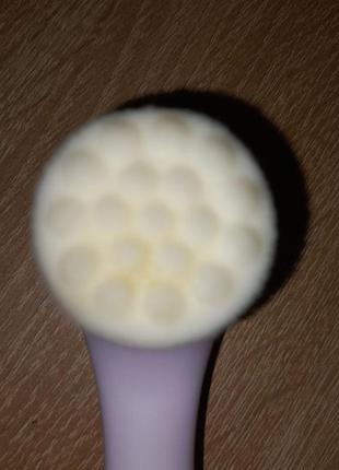 Масажна щітка для обличчя