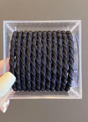 Набор больших чёрных резинок из ткани саржа 15 шт в органайзере куб, крепкие и качественные