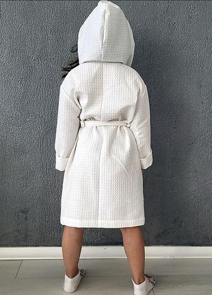 Халат для девочки с капюшоном и поясом вафельный натуральный теплый для дома и бассейна фиолетовый4 фото