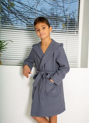 Детский вафельный серый халат с капюшоном на запах для дома и бассейна