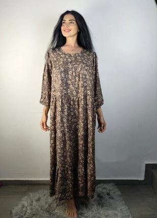 Длинное женское коричневое  платье в цветочный принт свободного кроя