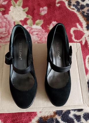 Туфли женские. berloni. 35 размер. замшевые.