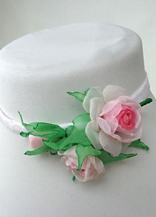Чекер білий оксамитовий з квіткою на шию "пастельна троянда"