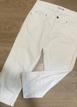 Стильные белые укорочение джинсы батал/большой размер