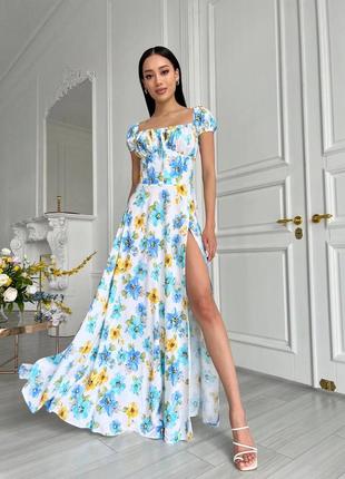 Яркое платье из хлопка в цветочный принт
