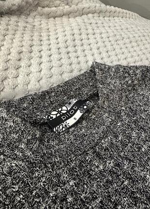 Сукня з вирізом на ніжці3 фото