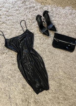 Маленькое черное платье с напылением