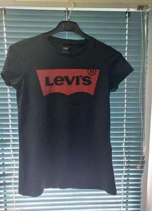 Женская футболка levi's
