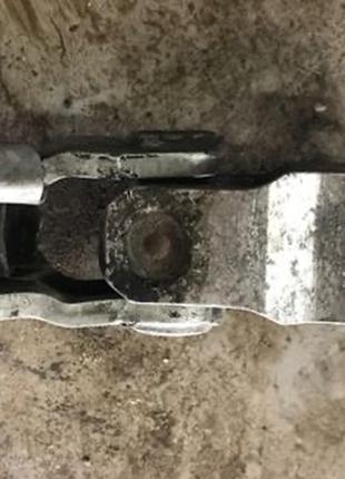 Бу карданчик нижний рулевого вала mercedes w168, a1684620478