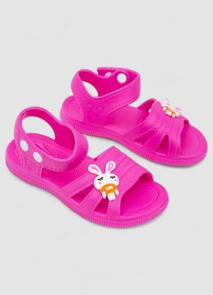 Рожеві сандалі для дівчинки