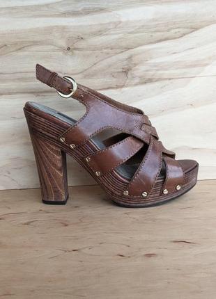 Kurt geiger туфлі на підборах каблук босоніжки prada christian louboutin clarks carvela
