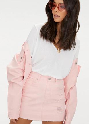 Розовая джинсовая мини-юбка