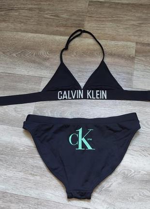 Купальник calvin klein стильний