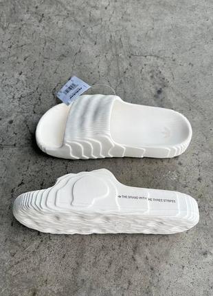 Шлепанцы yeezy adilette bone white