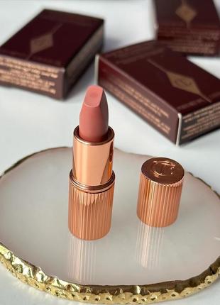 Матова помада для губ charlotte tilbury pillow talk- matte revolution