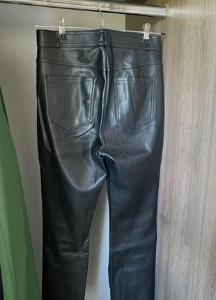 Кожаные брюки черного цвета
