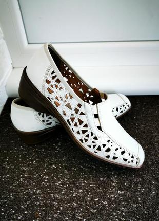 Красивые женские туфли из натуральной кожи ara