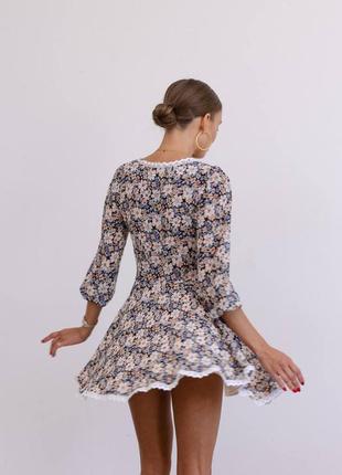 Нежное платье мини в цветы 6