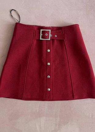Короткая бордовая красная красная мини юбка