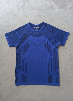 Брендова футболка workout.