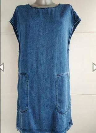 Крутое джинсовое платье с необработанными краями размера s h&amp;m
