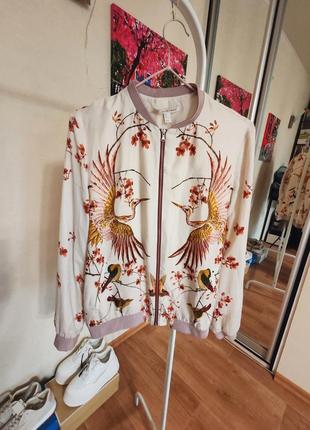 Тоненький бомбер розмір s