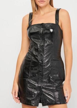 Платье платье сарафан из искусственной лаковой кожи stradivarius