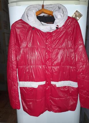 Демісезонна куртка курточка жіноча з капішоном осінь-весна в трендовому червоному кольорі 44-46