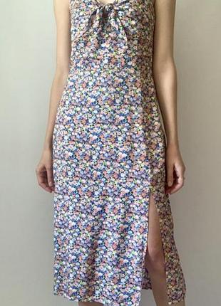 Нежное брендовое платье oasis