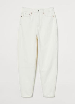 Белые мом джинсы с контрастным швом h&amp;m