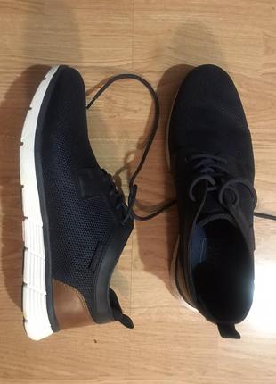 Кросівки чоловічі на розмір 43