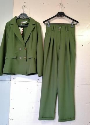 Костюм
