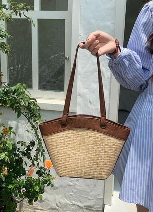 Жіноча літня сумка невеликого розміру з соломи