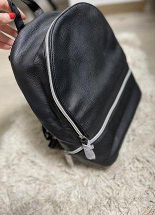 Рюкзак чорний жіночий avon