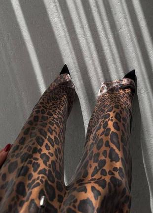 Шикарные леопардовые брюки