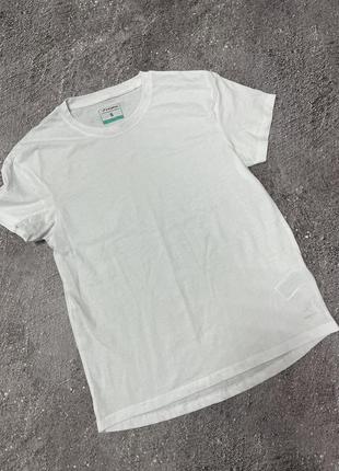Белая базовая футболка