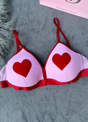 Спокусливий бюстгальтер з сердечками
