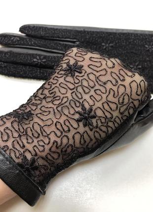 Женские кожаные перчатки без подкладки из натуральной кожи с гипюровой вставкой размер...