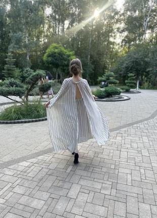 Платье с открытой спиной