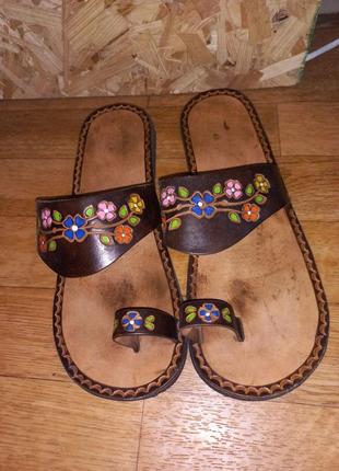 Женские коричневые кожаные сандалии с цветочным принтом в стиле хиппи или бохо