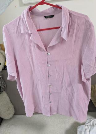 Розовая женская блузка