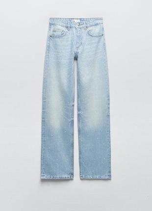Прямые голубые джинсы в жемчужины