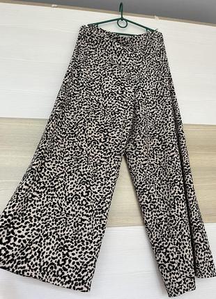 Широкие трендовые брюки женские леопард батал new look